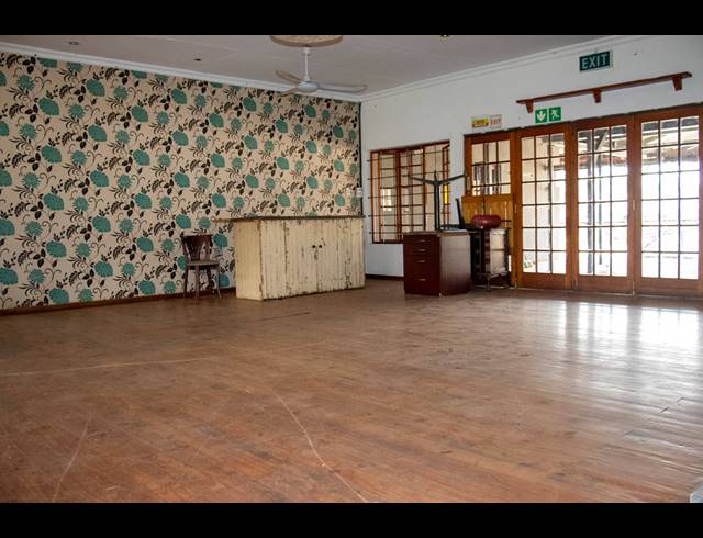 503M² BUSINESS FOR SALE IN HENLEY ON KLIP